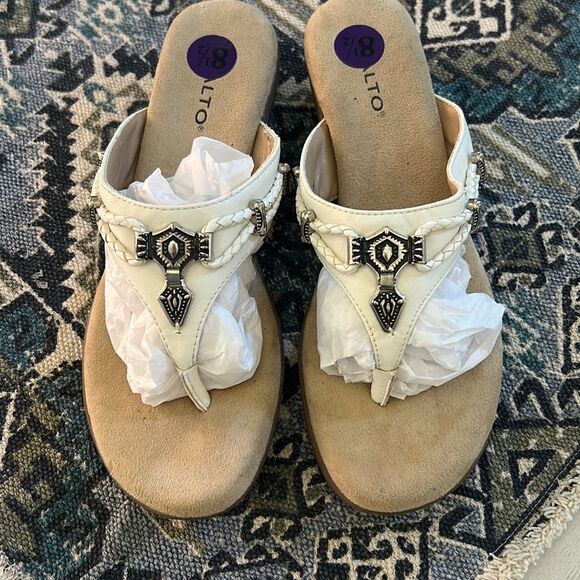 ALDO White & Tan Western Sandals NWT Size 8 - Picture 3 of 9